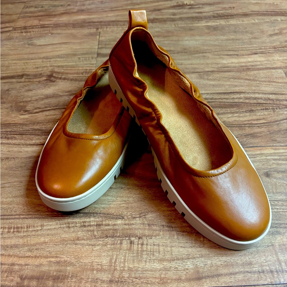 Vionic Uptown Ballet slip on, brown leather, 10 Wide insoles excellent cond.